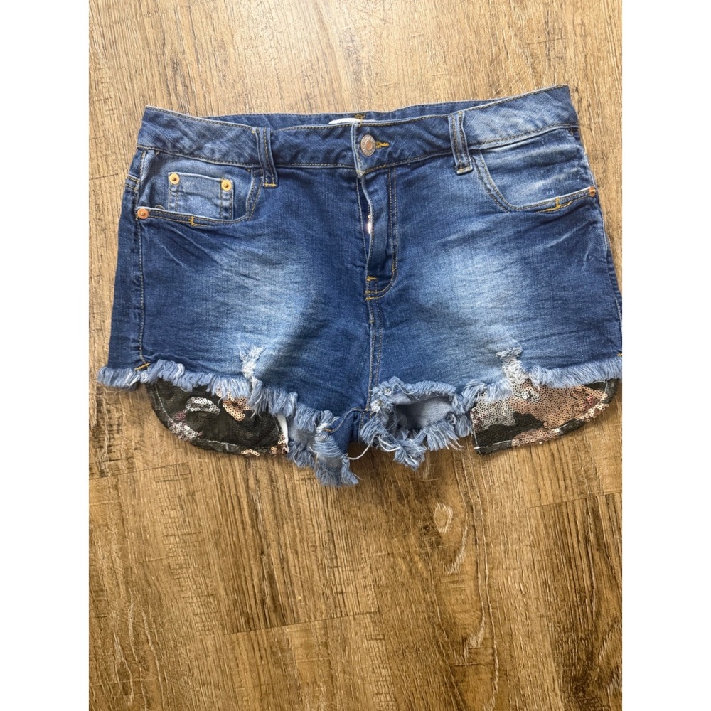 Love Tree Denim‎ Sequin Camo Distressed Shorts Medium Wash Blue Womens Size M